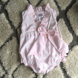 NWOT Ruffle butts romper 6-12 months